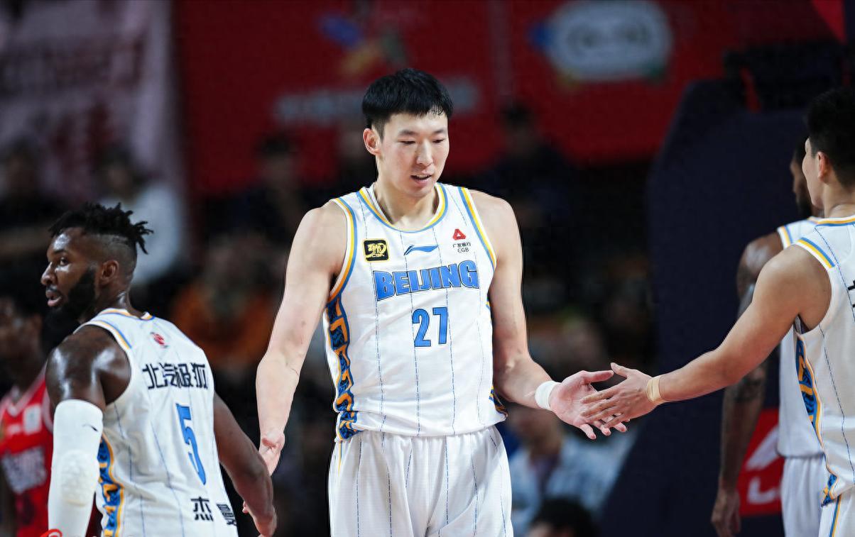 KAIYUN APP-杜锋尴尬！两弟子进国家队，2米26中锋不靠他，郭士强照顾老东家