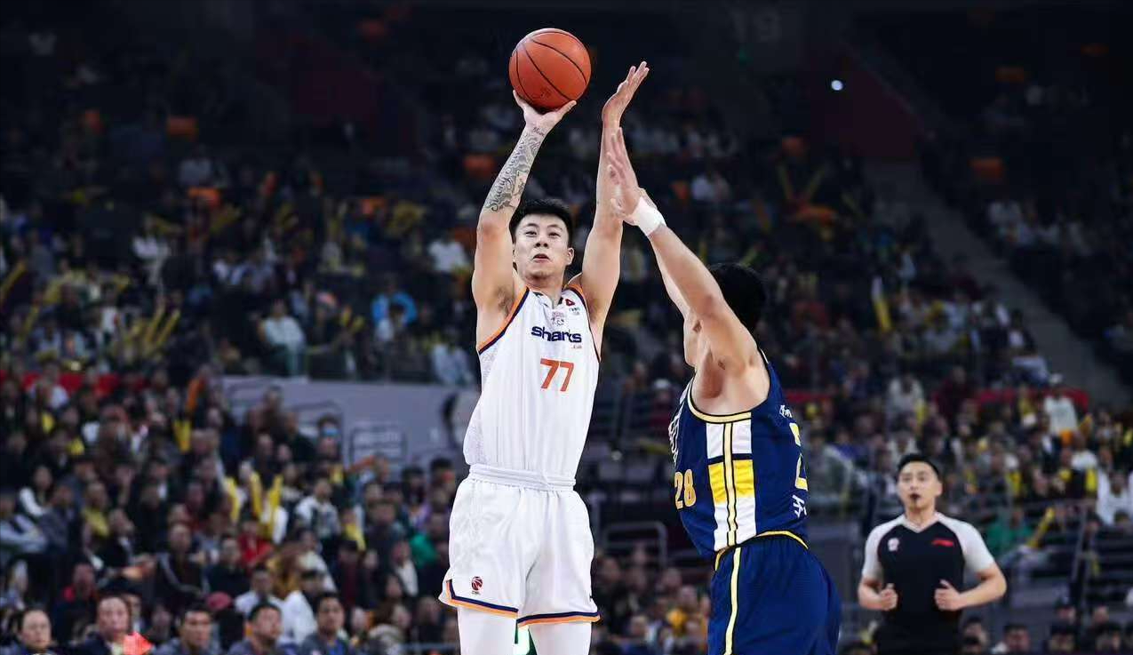 开云APP-广东“杀手”！张镇麟梦回辽宁，怀特塞德成CBA奥尼尔，杜锋无奈